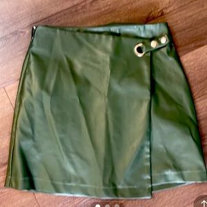 FAUX LEATHER SKIRT